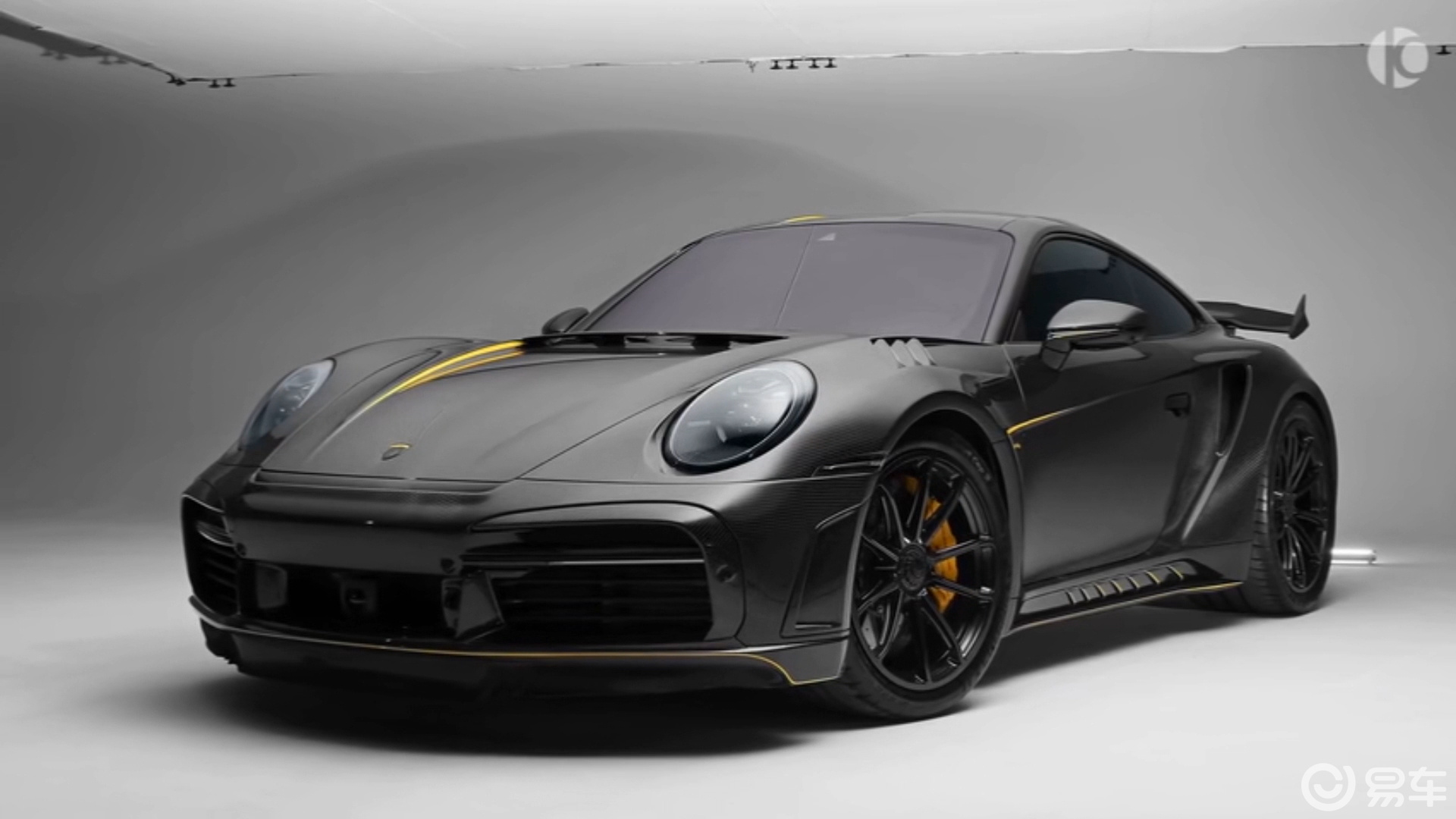 2022款保时捷911 gt3修长的车身线条