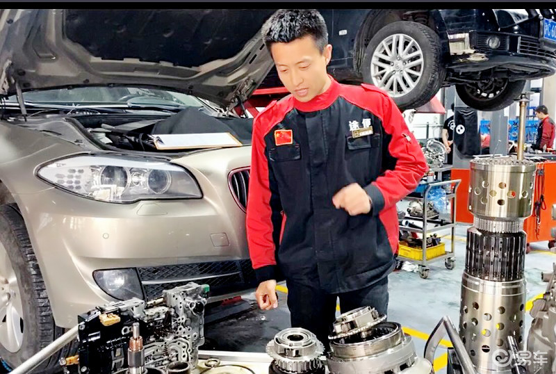 汽车变速器维修店 0bf8c22e851c44839509282935ca7135.jpg