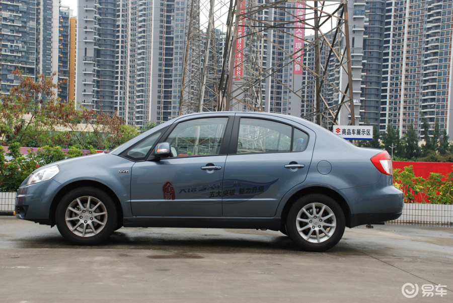 铃木天语SX4三厢整体外观