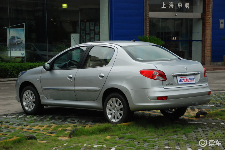 【<em>标致207</em>三厢 1.4 手动 驭乐版<em>东风标致207</em>三