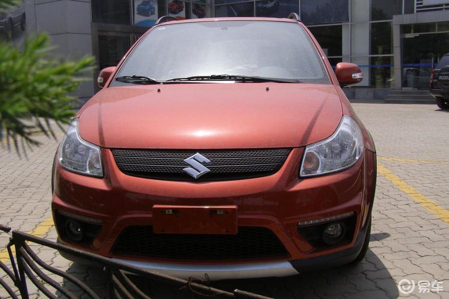 铃木天语SX4两厢整体外观