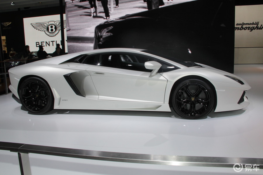 兰博基尼AVENTADOR车展