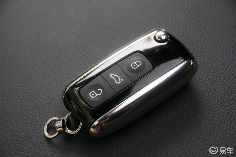 【辉腾2011款V6 5座加长商务版钥匙汽车图片