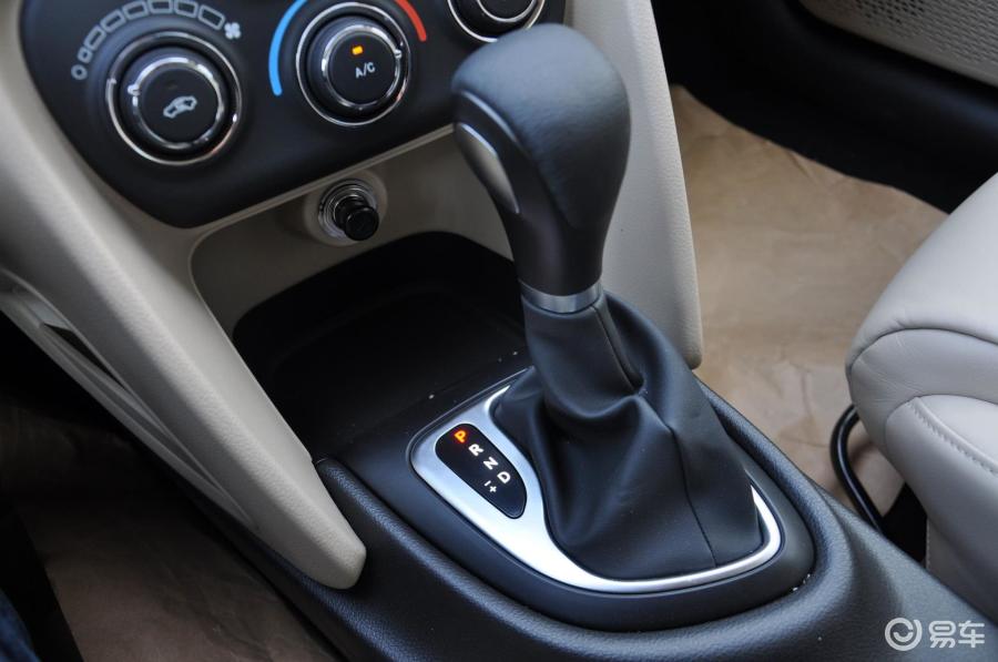 【菲翔2012款1.4T 双离合 畅享版挡把汽车图片