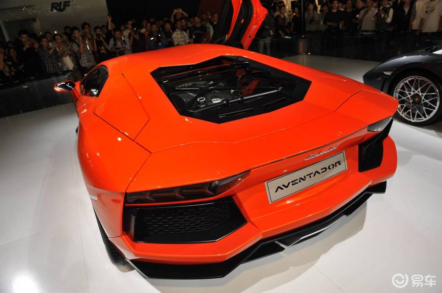 兰博基尼AVENTADOR车展