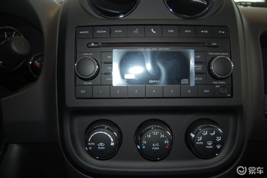 【指南者2013款2.0L 自动 豪华版内饰汽车图片-汽车图片大全】-易车