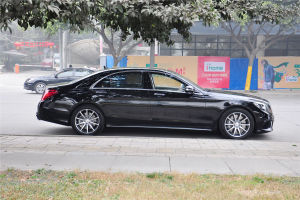 S级AMG正侧（车头向右）