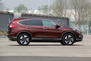 CR-V正侧（车头向右）