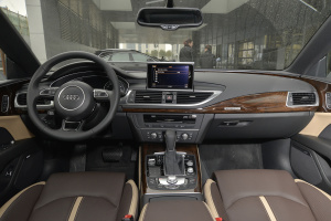 奥迪A7完整内饰（中间位置）