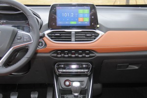 宝骏510中控台正面