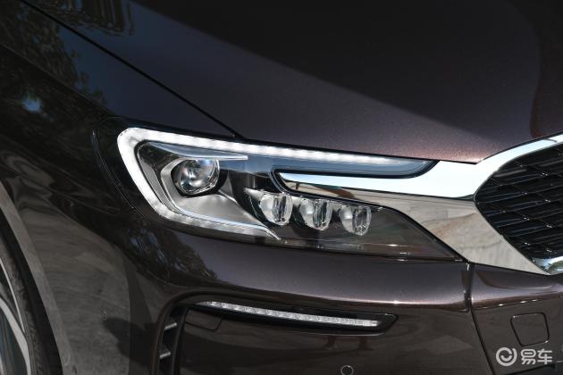 外观 大灯侧45度俯拍