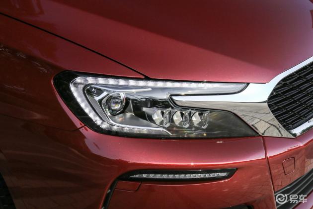 外观 大灯侧45度俯拍