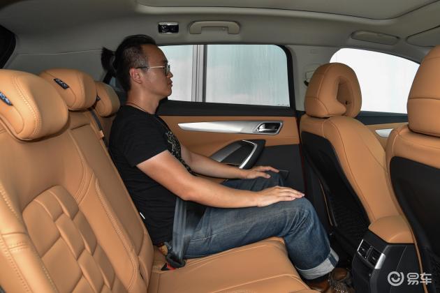 空间 后排空间体验