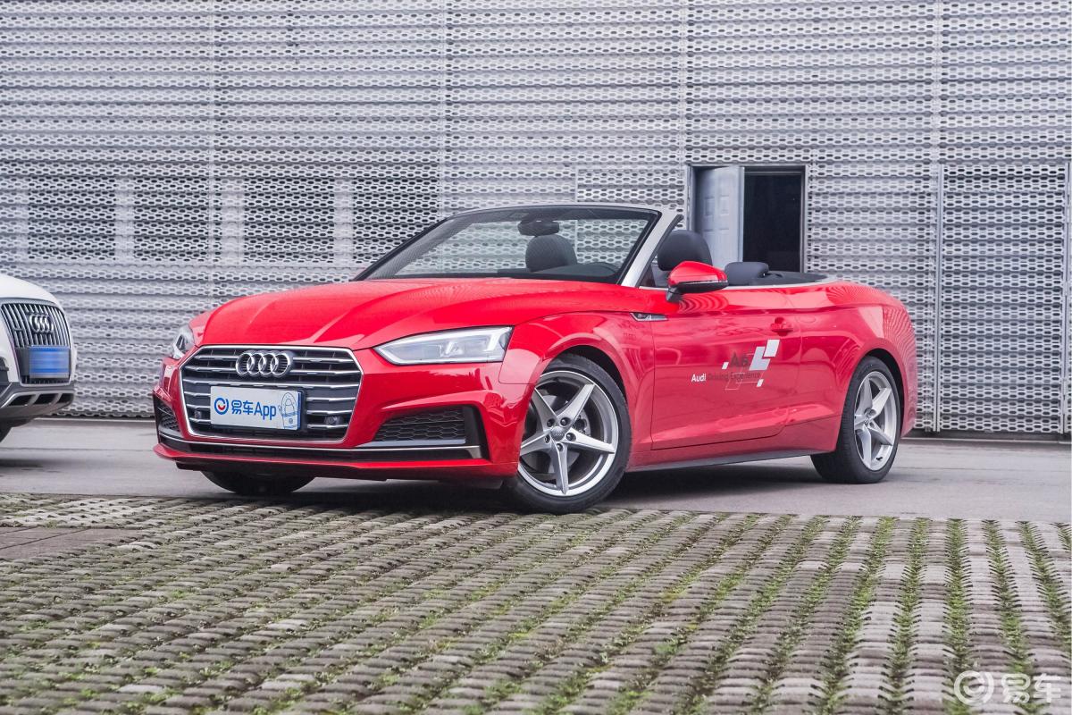 【奥迪a52019款cabriolet 40 tfsi 时尚版 国v侧前45度车头向左水平