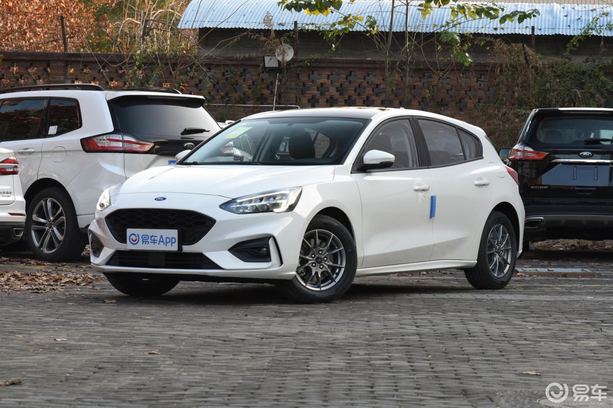 【福克斯2021款两厢 ecoboost 180 自动 锋潮型侧前45度车头向左水平