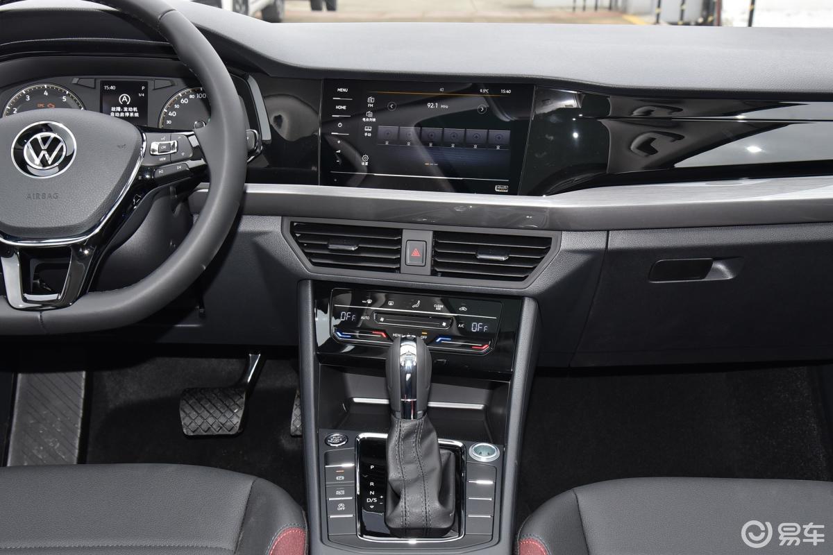 【宝来2021款200tsi 双离合 精英智联版中控台整体-】