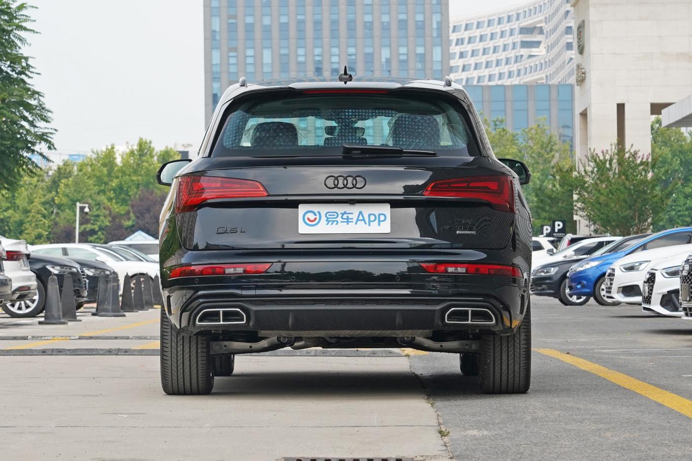 奥迪Q5L改款 45 TFSI 臻选动感型正后水平图片 汽车图片大全 易车