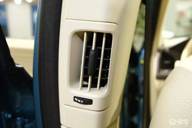 xc60-内饰图片后排空调出风口