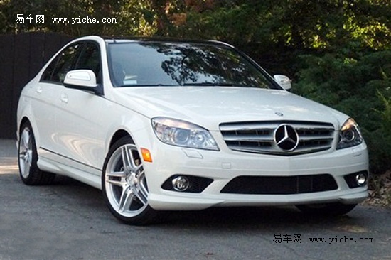 奔驰c300运动型轿车则是为满足部分个性化人群针对