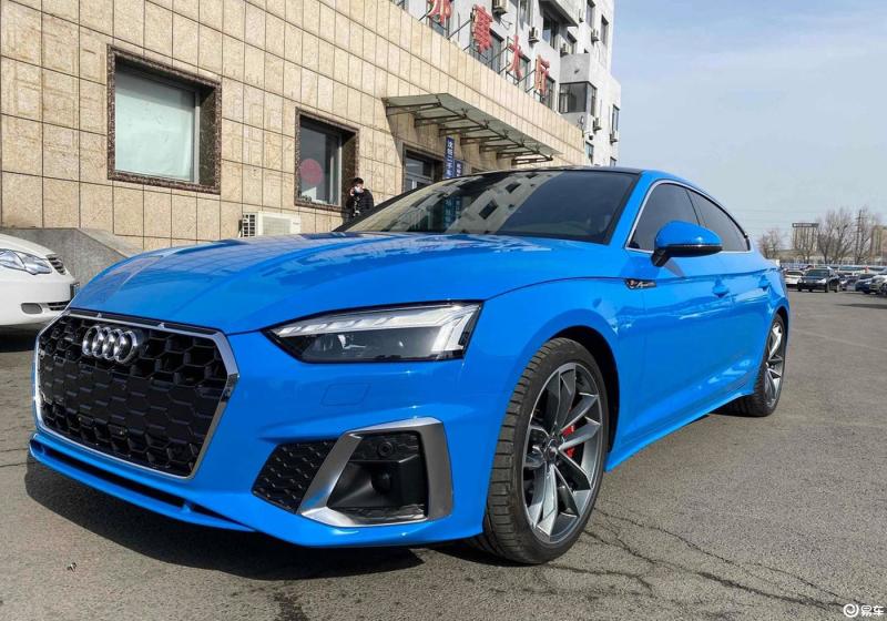 奥迪a5 2021款 sportback 45tfsi quattro 臻选动感型