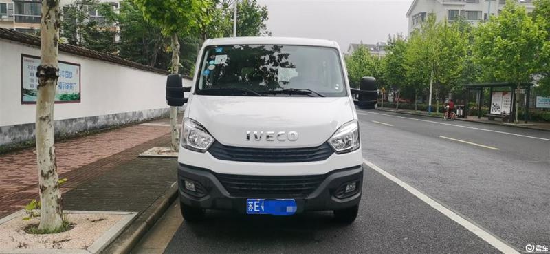 依维柯欧胜 2020款 超瑞系列 2.3t 手动 短轴低顶 侧拉门 5-7座 国v