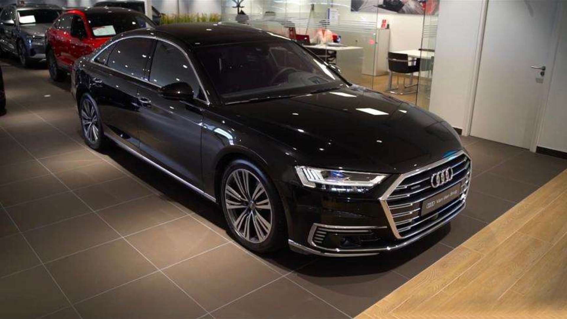 2021款奥迪a8 60tdi 到店,实车太豪华了