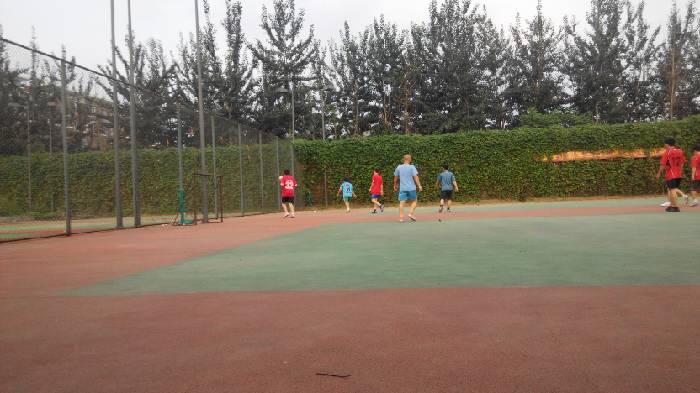 【手机APP:走,踢足球去】_易车足球大联盟_汽