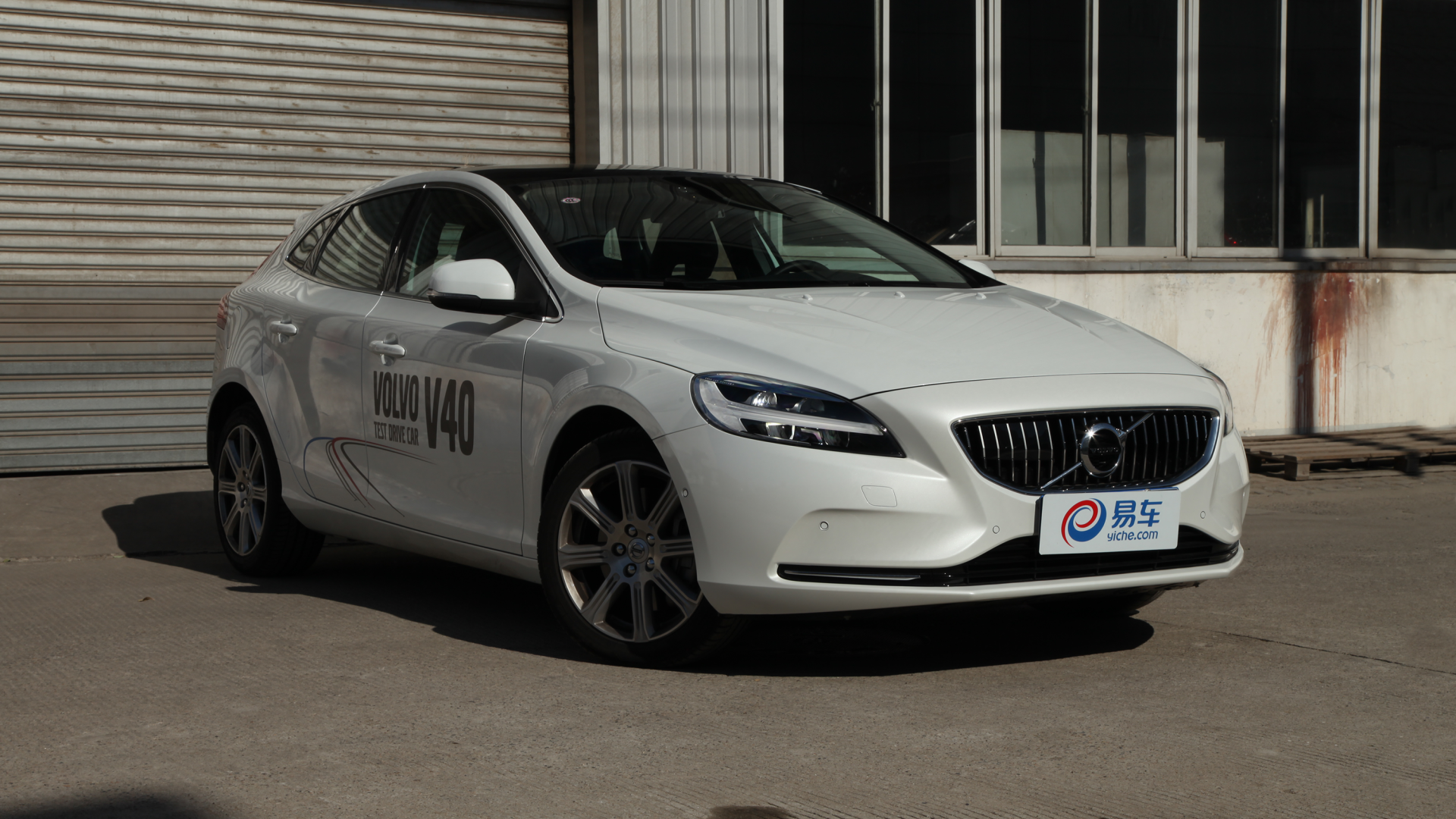 2017款沃尔沃v40t3智雅版