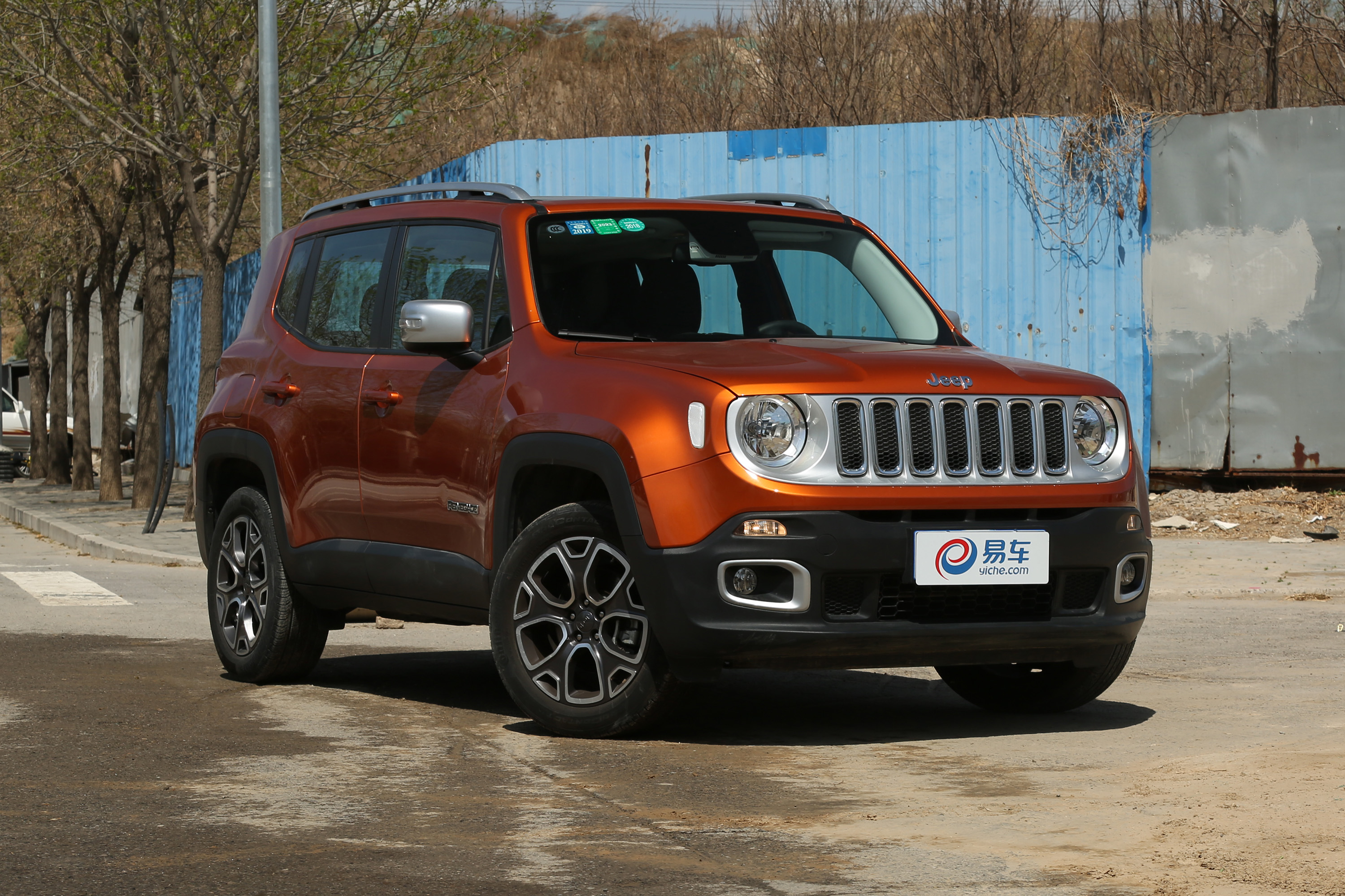 2018款jeep自由侠180ts手自一体全能版