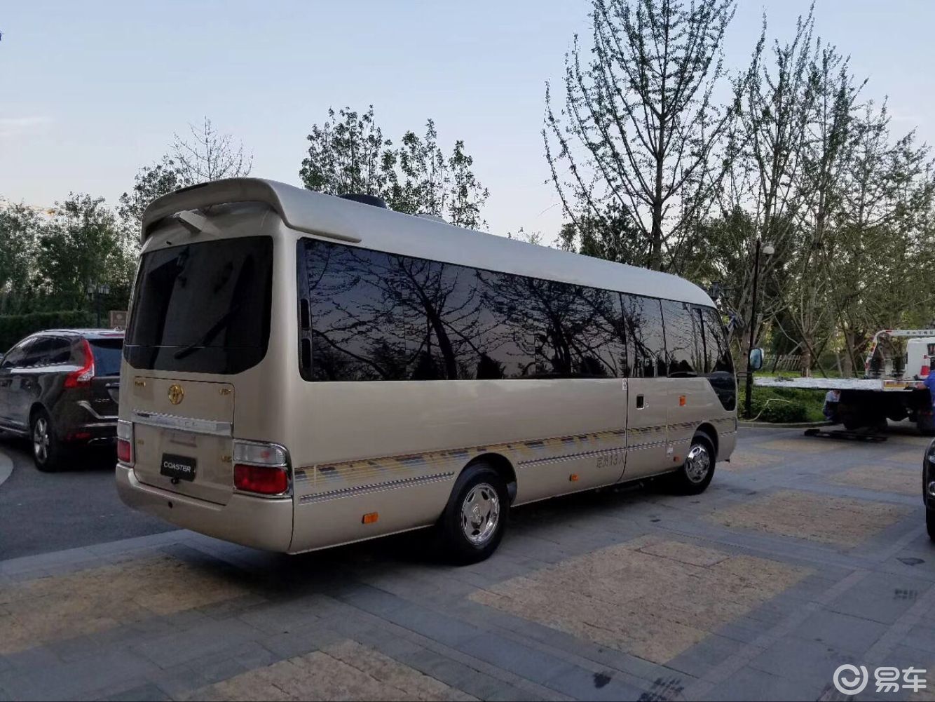 丰田考斯特11座报价考斯特11座豪华中巴车