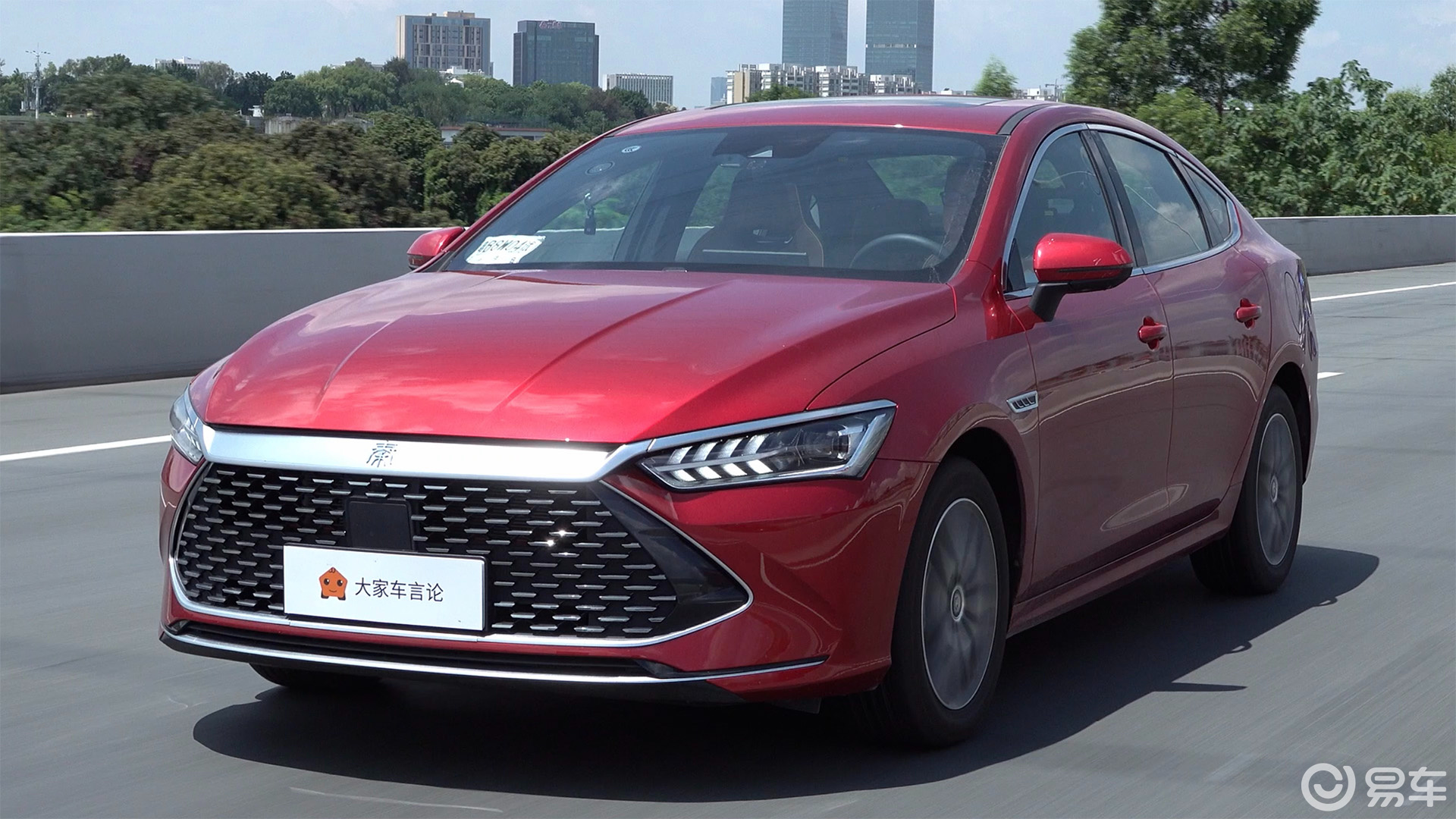 曾颖卓试驾比亚迪秦plus dm-i,野心不仅是"干掉"两田