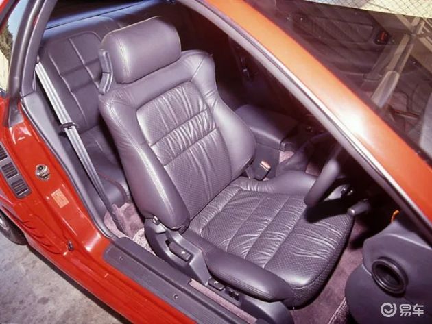 在当年也算是个科技感十足的创意了)三菱3000gt/gto的产品周期为90年