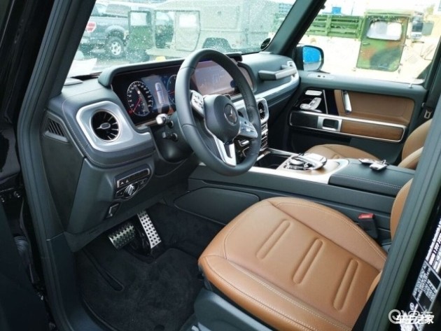 易车 奔驰g级内饰摘要 摘要详情   新一代奔驰g350d载一台3.