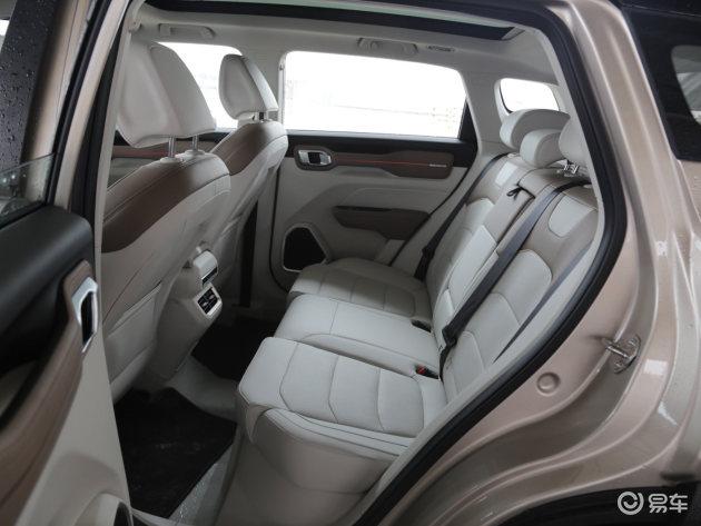 吉利icon后排