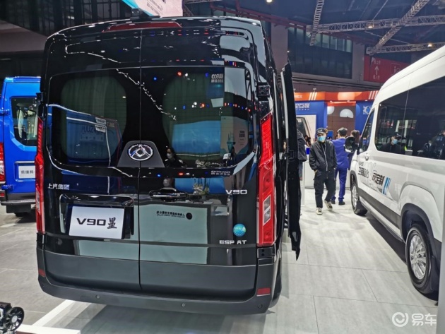 2021上海车展——上汽大通V90“墨”初体验_易车