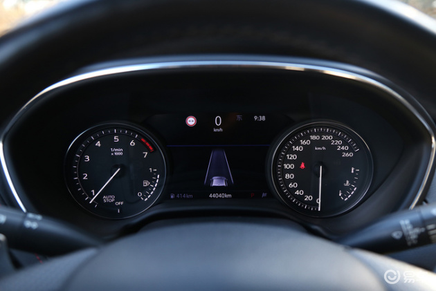 仪表盘形式与功能(3分=中等)hud抬头显示,ar导航,3d显示功能等(4分=