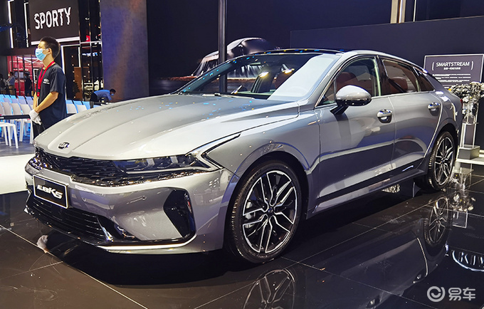 起亚全新k5凯酷9月上市4s店预售1648万元起