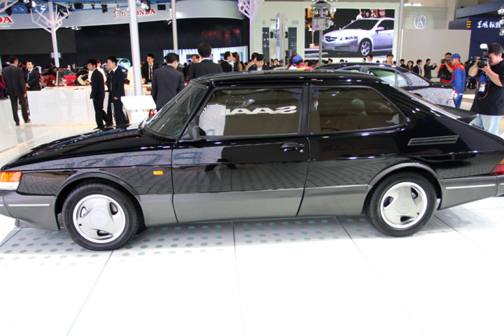 saab 900