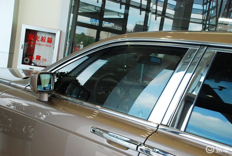 劳斯莱斯幻影 b柱镀铬装饰图