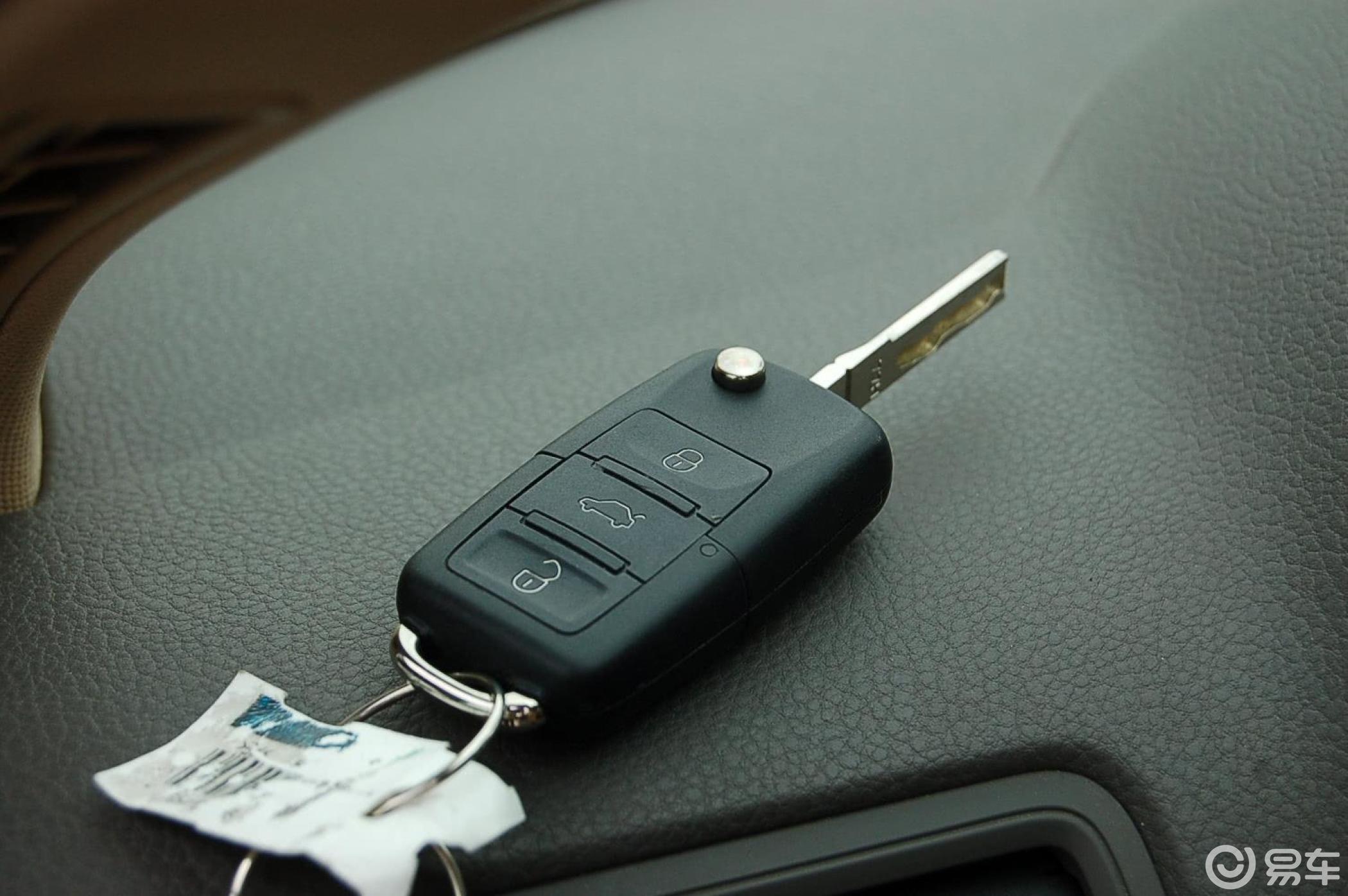 6l 手动真皮型钥匙(背面,按键)汽车图片-汽车图片大全】-易车