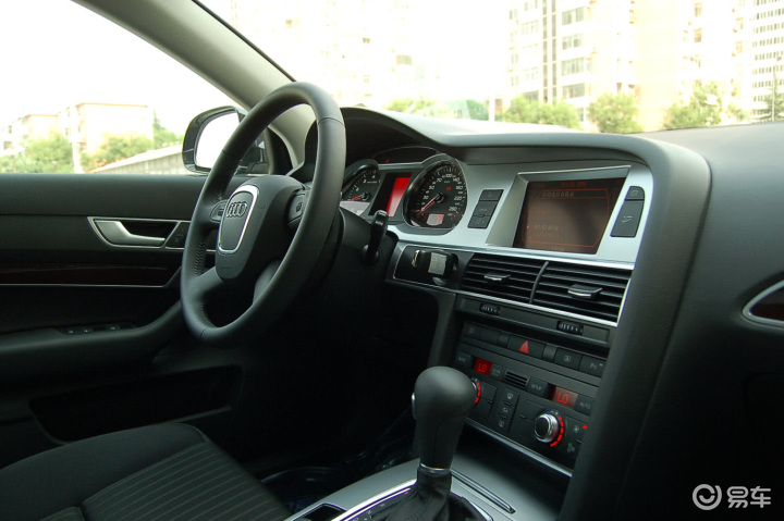 2009款 奧迪a6l 2.0 tfsi 標準型(自動)