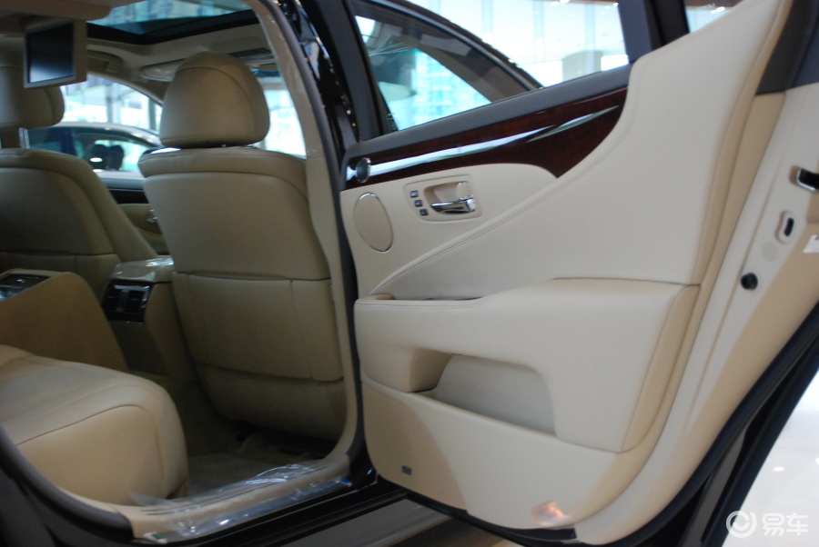 【雷克萨斯ls内饰汽车图片-汽车图片大全】-易车网