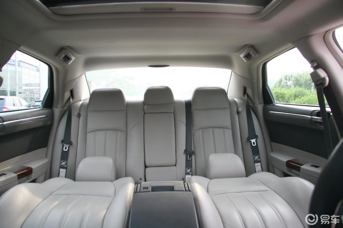 克莱斯勒300c(进口)