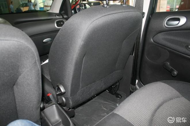 6 自动标致206内饰