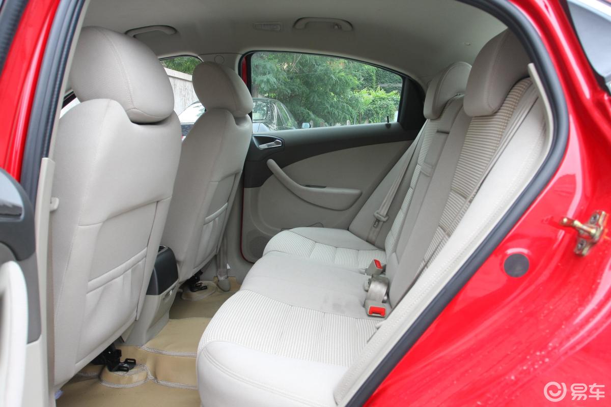 【奇瑞a32009款两厢 1.