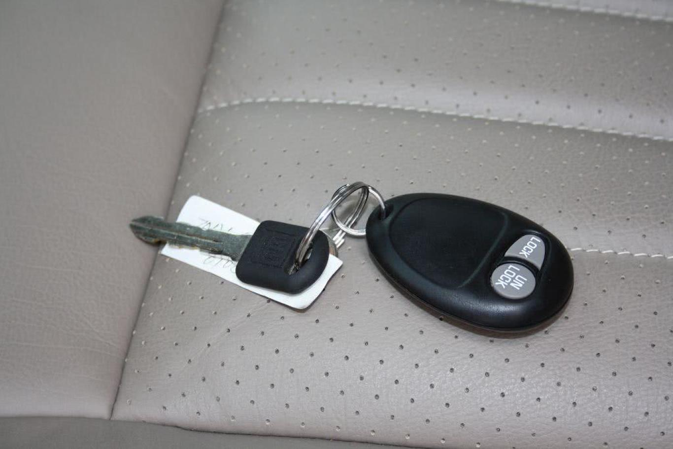 别克gl8陆尊3.0 ct 舒适版钥匙