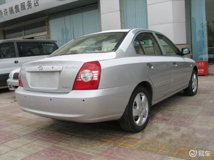 2006款 伊兰特 1.6gl 手动标准型 后45度(车头向右)