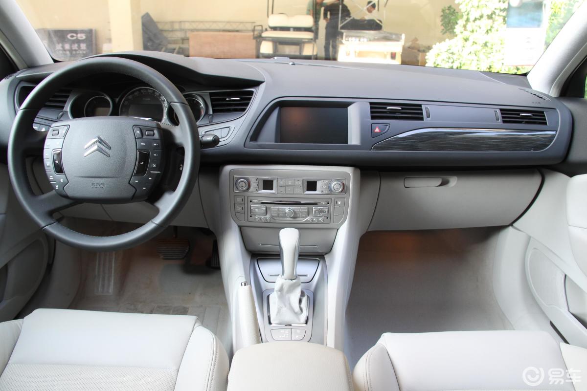 【雪铁龙c52010款2.3l 尊贵型内饰汽车图片-汽车图片大全】-易车