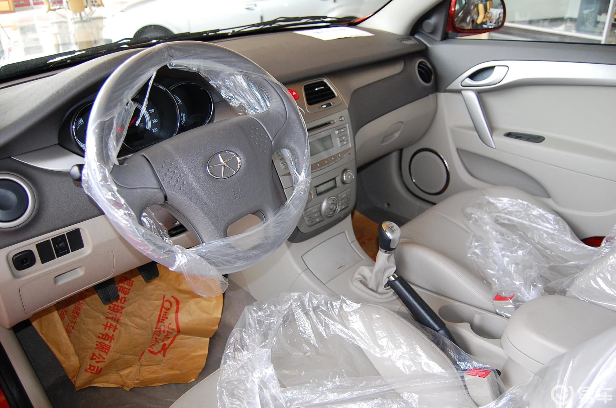 【和悦2010款豪华型内饰汽车图片-汽车图片大全】-易车