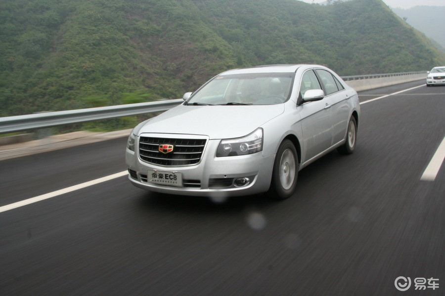 【吉利帝豪ec82011款2.